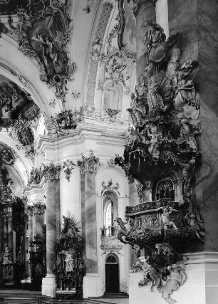 Ottobeuren. Benediktinerabtei Ottobeuren. Klosterkirche Sankt Theodor Sankt Alexander (1737-1756; S. Kraemer, J. Effner, J. M. Fischer). Inneres mit Kanzel