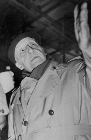 Ludwig Justi bei der Rückkehr der Dresdner Bilder aus der Sowjetunion
