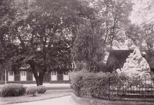 Celle, Denkmal der Karoline Mathilde von Dänemark : Adam Friedrich Oeser (1717-1799). Denkmal der Karoline Mathilde von Dänemark. Celle, Französischer Garten