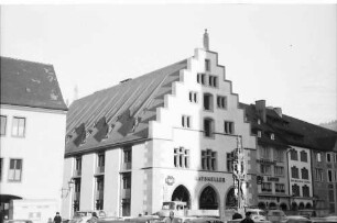 Freiburg: Das Neue Kornhaus, Außenansicht vom Münsterplatz