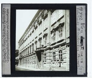 Wien, Palais Questenberg-Kaunitz (jetzt BM für Finanzen) : Außenansicht, Fassade