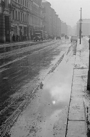 winterliche Straßenszene in Leipzig
