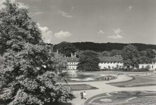Dresden-Pillnitz. Schlosspark. Blick zum Bergpalais