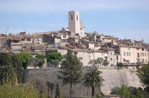 St.- Paul - Kleinstadt in den Seealpen : Kleinstadt St-Paul, bei Nizza, älteste Erwähnung von 1241, ehemalige Festung in den Bergen, aufgenommen im April 2006