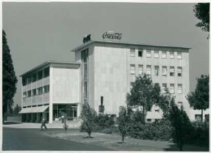 Coca-Cola Firmengebäude, 1951-1952