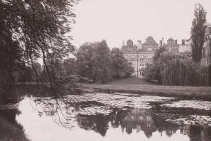 Bückeburg, Schloss : Bückeburg. Schloss. Gartenansicht über den Schlossgraben