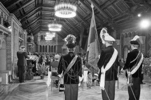 175. Jahrestag des Wartburgfestes der deutschen Burschenschaften, gefeiert auf der Wartburg. Die Wartburg ist eine Burg in Thüringen, über der Stadt Eisenach am nordwestlichen Ende des Thüringer Waldes