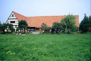 Blick auf einen großen Hof, sogenannter Brandshof, Schulstr. 16