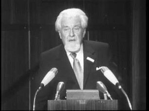 Konrad Lorenz spricht über "Soziale Bindungen und die in ihrem Dienste ritualisierten Verhaltensweisen", Göttingen 1972