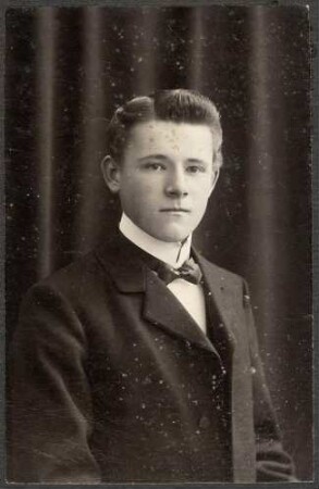 Henne, Josef