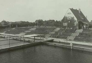 Burg, Schwimmbad : Burg bei Magdeburg. Schwimmbad