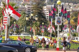 Monte Carlo - Platz vor dem Casino : Platz vor dem Casino in Monaco, aufgenommen 2006