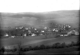 Blick von der Oberschaar zum Dorf mit Forstamt und Pursche-Fabrik