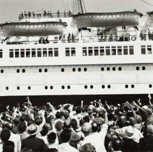 Auslaufen der Queen Mary