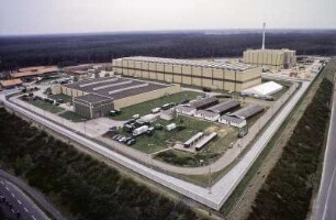 Zwischenlager Gorleben, Atommüll-Transport mit Castoren. 8.5.86, Luftaufnahme