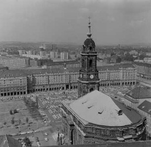 Dresden. Blick vom Rathausturm auf die Kreuzkirche und den Altmarkt