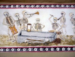 Stadtkirche-Katherinenkapelle (1421)-Traufseite Süd mit Malerei des Memento Mori (Totentanz) im Detail