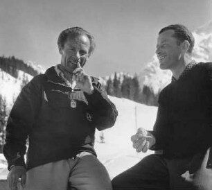 Kleines Walsertal, links Skilehrer, rechts Gastwirt Ernst