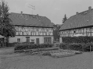 Wohnhaus : Bauerngut ( um 1750). Wohnhaus und Seitengebäude
