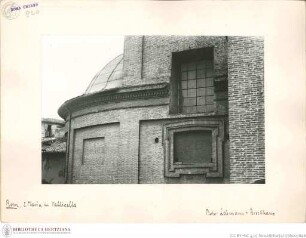 Santa Maria in Vallicella, Rückfassade & Seitenfassaden