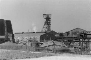 Teutschenthal? Schachtanlage mit Förderturm