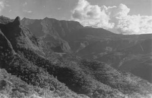 Abfall des Simien Gebirges : Blick auf den Abfall des Simien Gebirges bei Debark.