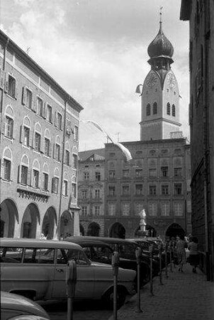 Rosenheim: Max-Joseph-Platz und Kirche
