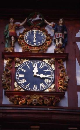 Der Harz - Uhr am Schloß Herzberg : Uhr am Schloß Herzberg. Aufgenommen im Harz ca. 1995