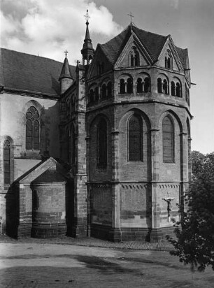 Ehemalige Stiftskirche Sankt Martin und Severus & Katholische Pfarrkirche