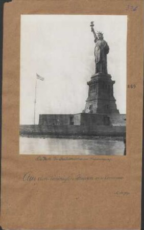 New York: Die Freiheitsstatue am Hafeneingang