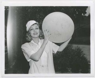 Marlene Dietrich (Los Angeles, 1940) (Archivtitel)