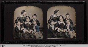 Mutter mit vier Kindern