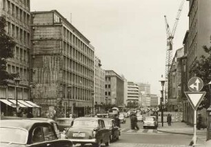 Düsseldorf, Steinstraße, Ansicht von der Königsallee aus mit Gebotszeichen