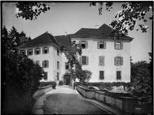 Adelsheim Unteres Schloss Außenansicht von Nordwesten - Einfahrt