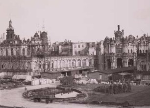 Zwinger. Blick gegen Deutschen und Glockenspielpavillon, 1947