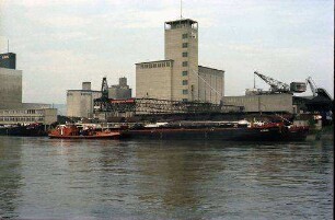 Basel: Rheinhafen Kai Klybeck