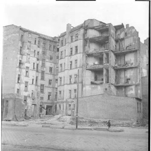 Negativ: Ruine, Winterfeldtstraße 32, 1949