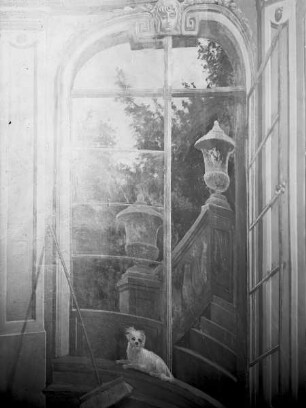 Illusionistische Wandmalerei eines geöffneten Fensters im Treppenhaus