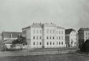 Realgymnasium (1874; J.H.Gottschald) am Dr.-Friedrichs-Ring in Zwickau (Ansicht von der Ziegelwiese)