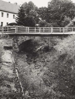 Straßenbrücke über den Struppenbach