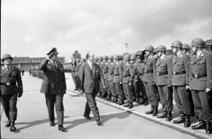 Verleihung des Prinz-Heinrich-Preises an das in der General-Fahnert-Kaserne stationierte Fernmelderegiment 12