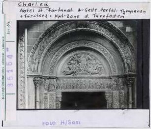 Charlieu: Abtei St. Fortunat, Nordseite, Portal