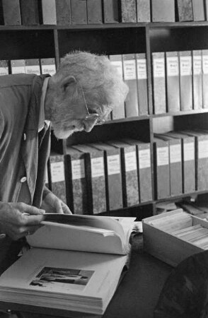 Heinrich Richard Hamann (1879-1961), 1913-1961 Professor der Kunstgeschichte in Marburg, in der Fotoabteilung