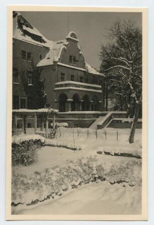 Villa Neuburger, Berlin-Grunewald: Außenansicht, Gartenterrasse