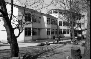 Freiburg: Freie Waldorfschule; neues Schulgebäude, Hofseite