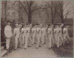 Königliche Militär-Turnanstalt zu Berlin, Winterkurs 1894/1895 - Offiziersschüler mit Degen