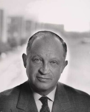 Prof. Dr. Heinz Nordhoff, Generaldirektor VW Werke Wolfsburg