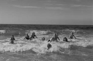 Hiddensee: Kinder beim Baden, Landschaften, Meeresaufnahmen : Badende Kinder