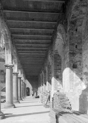 Dresden-Altstadt. Schloß. Stallhof, Langer Gang. Dresden: Landesamt für Denkmalpflege Sachsen, 21-24/3045