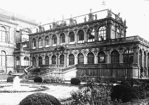 Dresden, Zwinger, Deutscher Pavillon 1709-1728: Matthäus Daniel Pöppelmann; Balthasar Permoser; 1847-1854: Gemäldegalerie von Gottfried Semper; Pöppelmann, Matthäus Daniel; Permoser, Balthasar